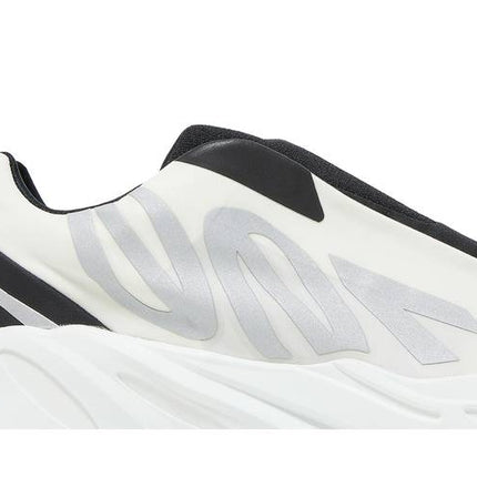 Adidas Yeezy 700 MNVN Laceless Analog - IG4798