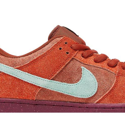 Nike SB Dunk Low Mystic Red - DV5429-601