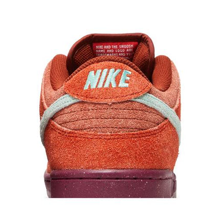 Nike SB Dunk Low Mystic Red - DV5429-601