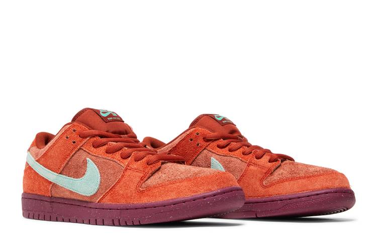 Nike SB Dunk Low Mystic Red - DV5429-601