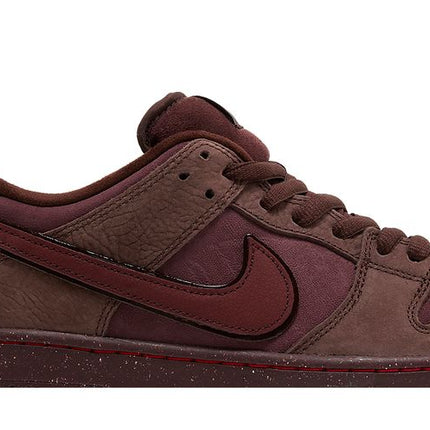 Nike SB Dunk Low City Of Love Burgundy Crush - FN0619-600