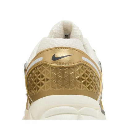 Nike Zoom Vomero 5 Metallic Gold - HF7723-001