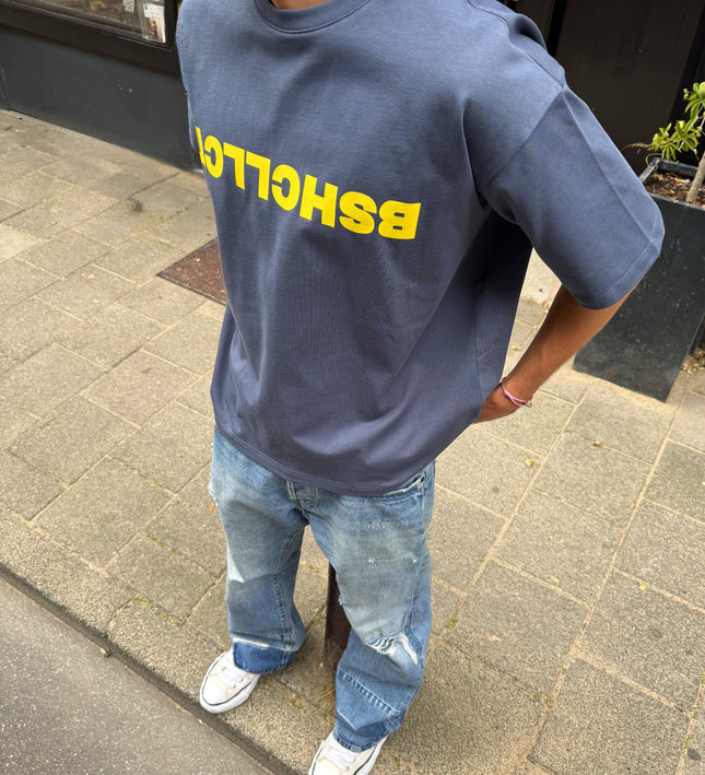 DECODED T-SHIRT – DUNKELBLAU / GELB